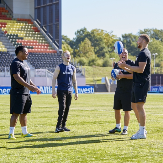 Jonnie Peacock with the Saracens laughing