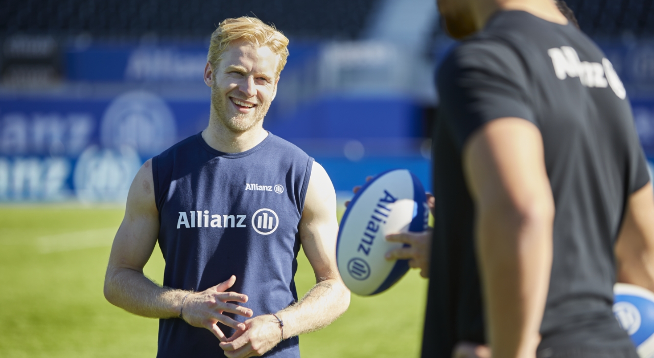 Jonnie Peacock with the Saracens